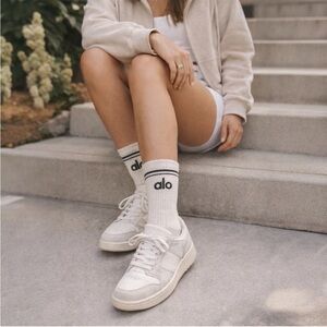 Alo White Logo Throwback Crew Socks